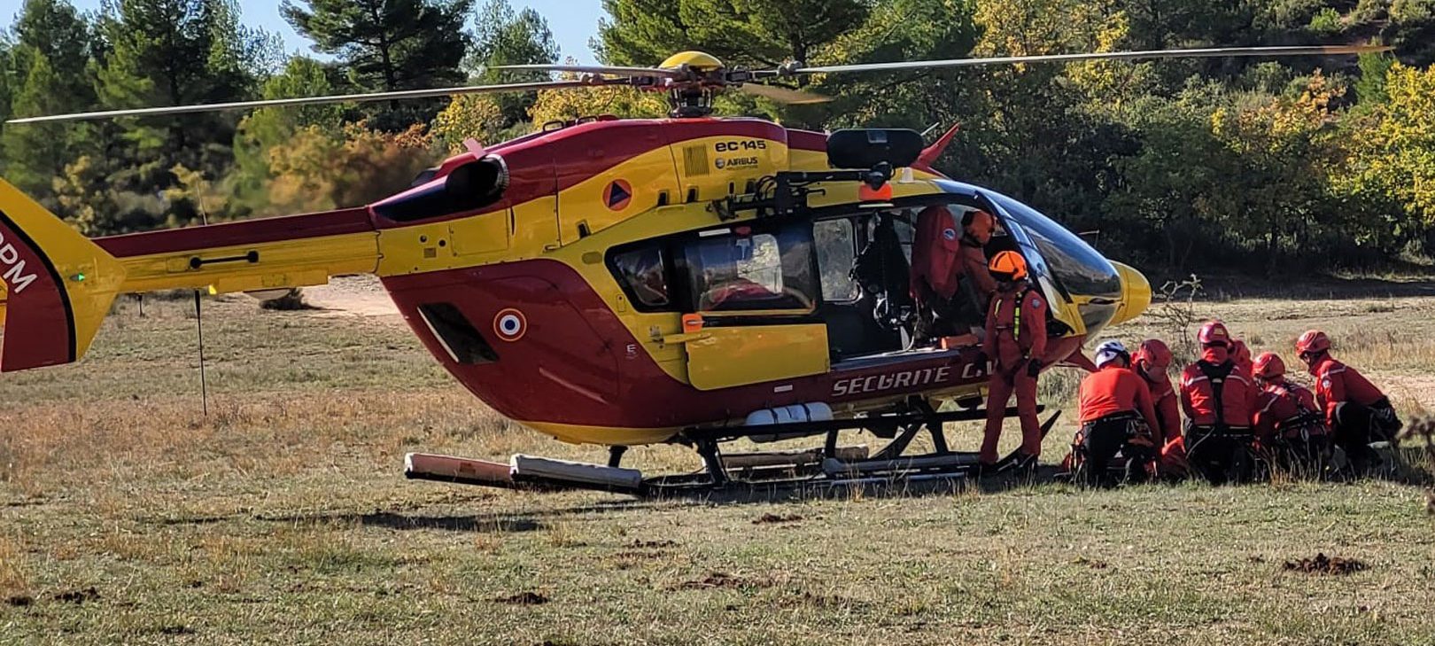 Intervention des secours avec hélicoptère pour accident