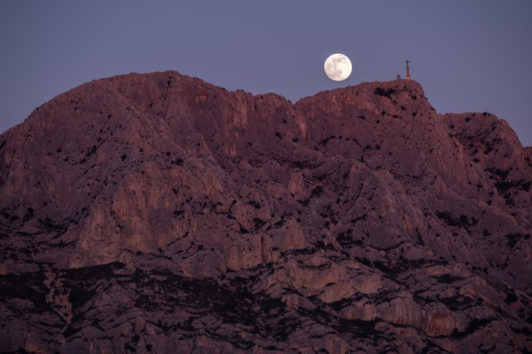 Lever de lune Sainte-Victoire - Trame noire @Cerema