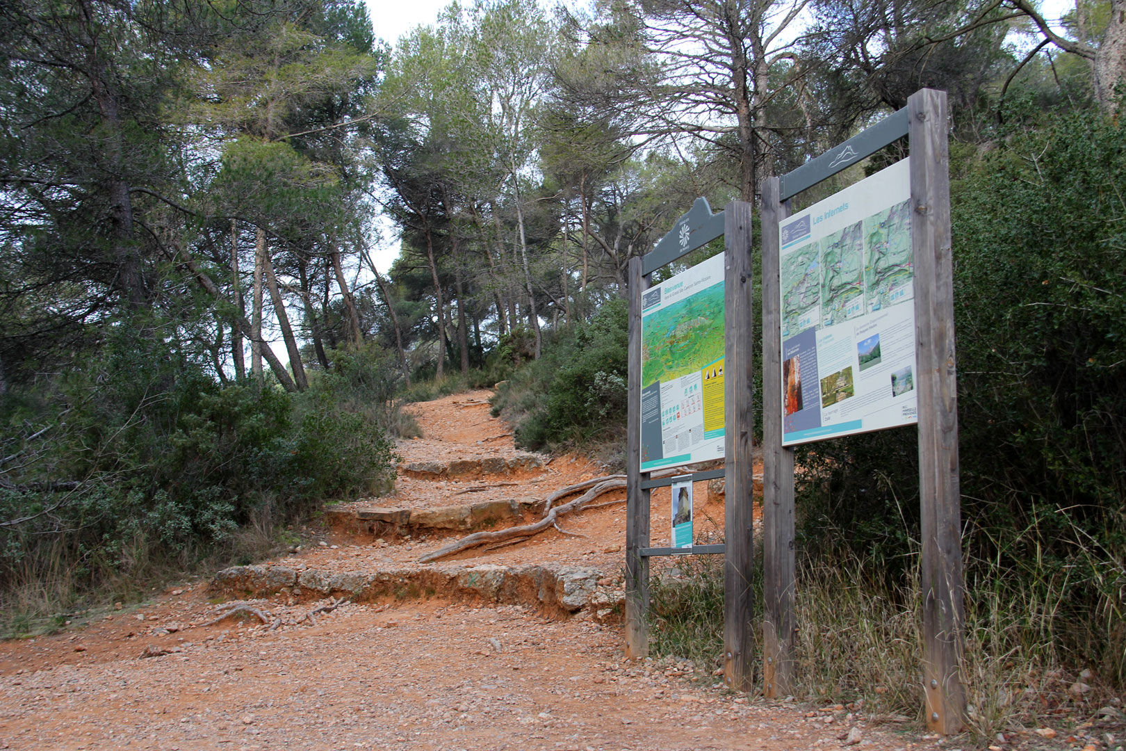 Départ sentier rouge Doudon