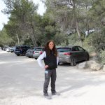Sophie accueil des visiteurs sur le parking de Bimont